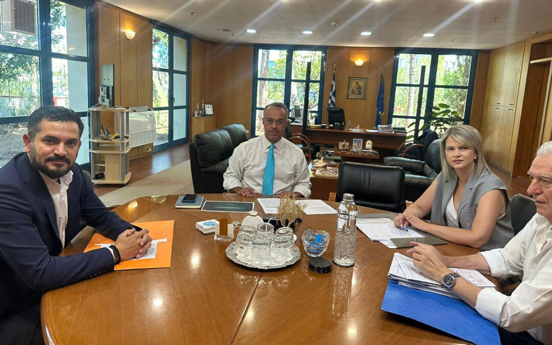 Συνάντηση εργασίας των Δημάρχων Σταύρου Τσίρμπα και Ανδριάνας Αλεβίζου με τον Υπουργό Υποδομών και Μεταφορών Χρήστο Σταϊκούρα