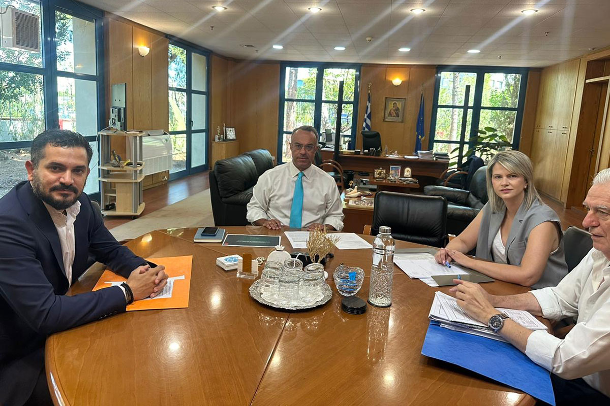Συνάντηση εργασίας των Δημάρχων Σταύρου Τσίρμπα και Ανδριάνας Αλεβίζου με τον Υπουργό Υποδομών και Μεταφορών Χρήστο Σταϊκούρα