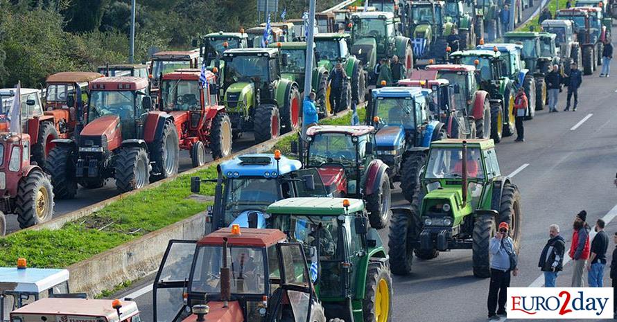 Ανυποχώρητοι οι αγρότες, ενισχύονται τα μπλόκα σε δρόμους και τελωνεία